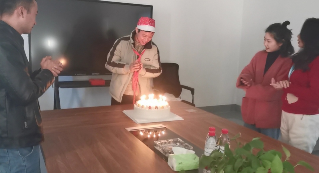 昆山水蜜桃免费视频生日會與感恩節相遇